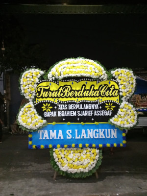 Papan Bunga Duka di Karame